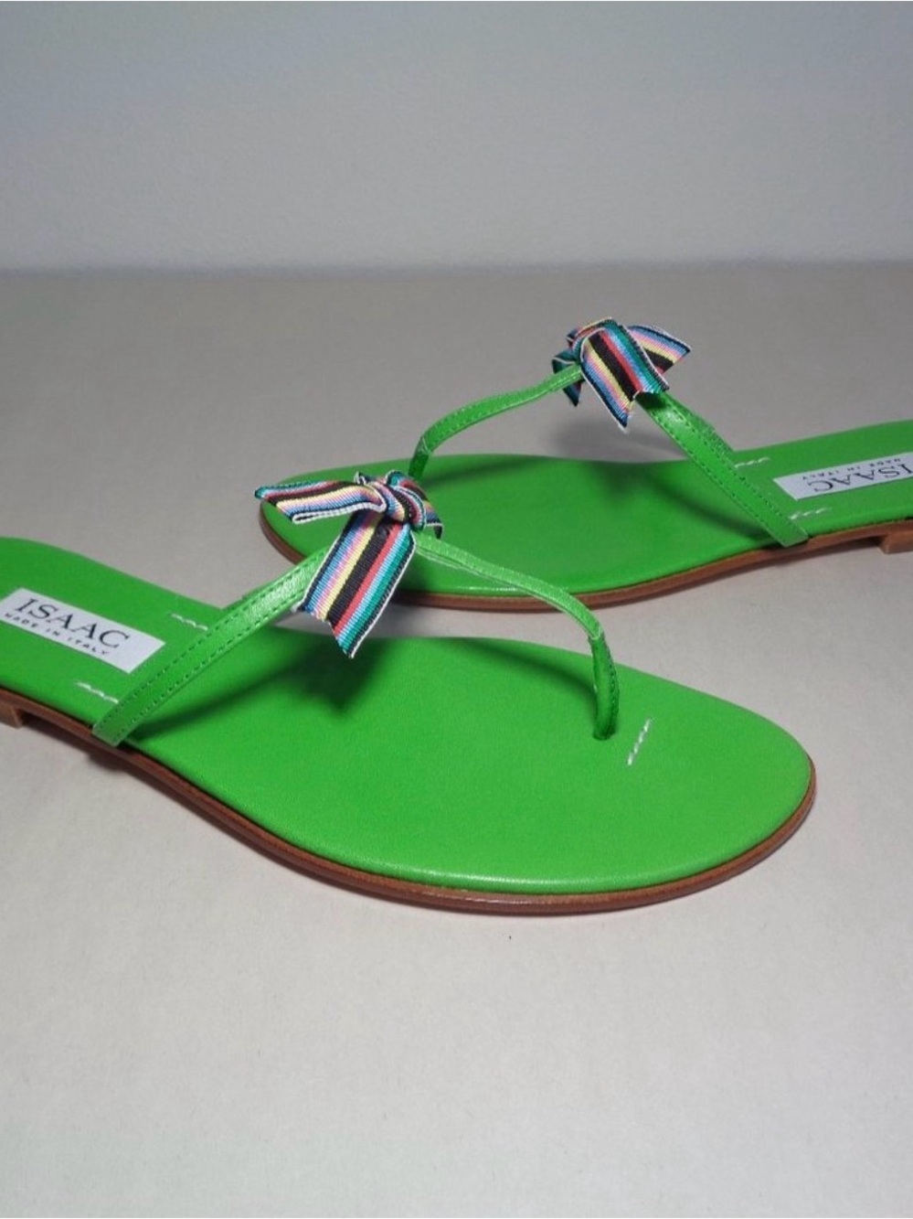 ISAAC Mizrahi  made in Italy leather sole Green Bow Sandals